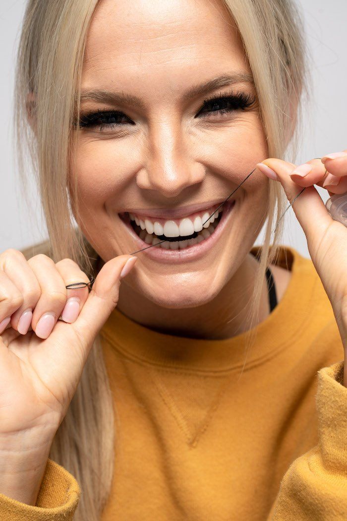 All-New Activated Charcoal Whitening Floss